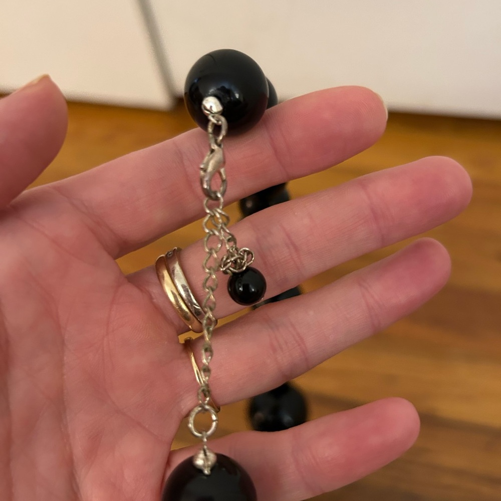 Vintage short Black Beaded Necklace, 19”, great condition. - Picture 3 of 4